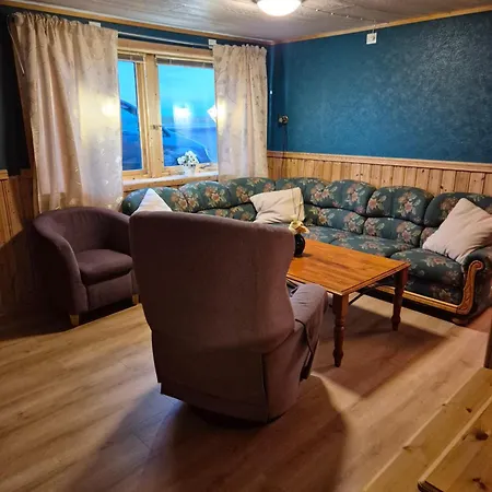 The Blue House Kvalnes (Andoya)